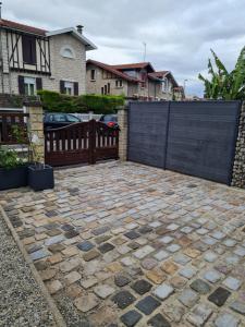 Maisons de vacances Artist house with piano and charming garden : photos des chambres