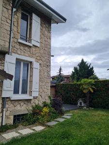 Maisons de vacances Artist house with piano and charming garden : photos des chambres