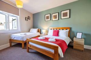 Triple Room with Shower room in The Green W7