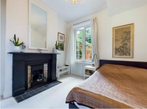 The Clapham Apartment With Private Patio