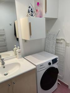 Appartements Superbe 3 PIECES face gare TGV / RER de Massy : photos des chambres