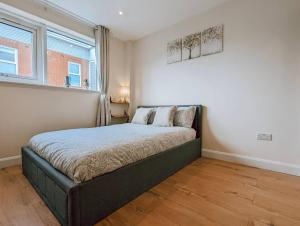 Smart 2-Bedroom Apartment near Barbican