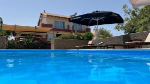 Arion Stables & Apartments