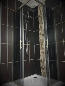 Sejours chez l'habitant Aux portes d-Honfleur : Chambre Double - Vue sur Jardin