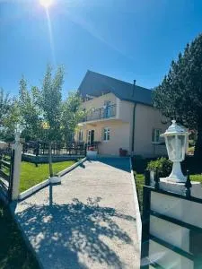 Gazdinstvo Popovic,Kucka Korita-Podgorica - Kishʼ e Shkrelit