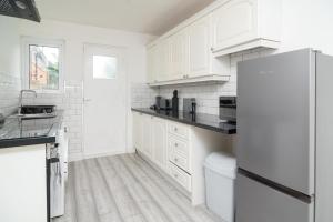 Quiet 3 bed house, pet friendly