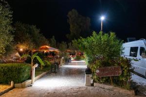 Garden Villa Lake Side & Glamping