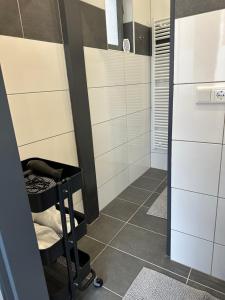 BSD Apartment - Self Check-in & Parkplatz