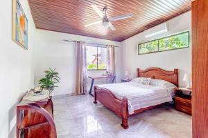 Tropical House in Nosara- 3 min walk to the beach