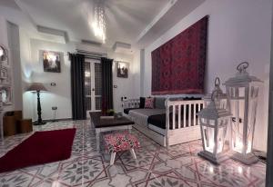 Ma Maison Gleem, Alexandria