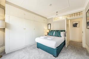 Strathmore Court Apartments