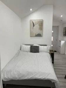 Luxury Lodge with free Parking - Urmston