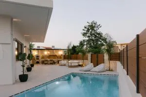 Emerald Harmony Villa with Private Pool & Jacuzzi - Roúpai