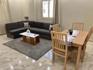 Family Apartment Near AUC