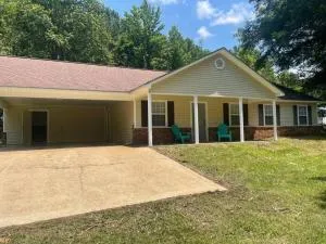 The Diamond Escape , Home in murfreesboro - Gurdon