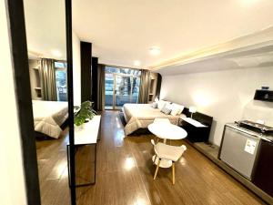 Cozy Retreat in Palermo Hollywood King Bed