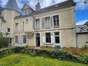 Maison historique au cœur de Nogent-le-Rotrou, 6 chambres, piscine chauffée, idéal pour familles et amis - FR-1-581-121 - Thiron-Gardais