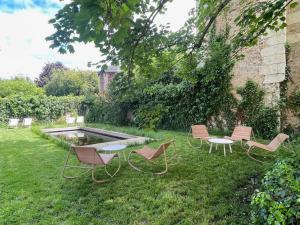 Maisons de vacances Maison historique au coeur de Nogent-le-Rotrou, 6 chambres, piscine chauffee, ideal pour familles et amis - FR-1-581-121 : photos des chambres