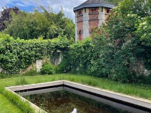 Maisons de vacances Maison historique au coeur de Nogent-le-Rotrou, 6 chambres, piscine chauffee, ideal pour familles et amis - FR-1-581-121 : photos des chambres