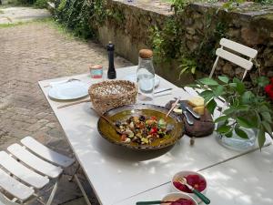 Maisons de vacances Maison historique au coeur de Nogent-le-Rotrou, 6 chambres, piscine chauffee, ideal pour familles et amis - FR-1-581-121 : photos des chambres