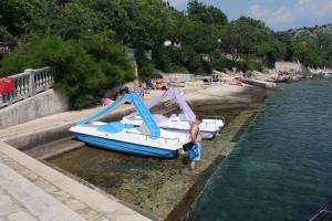 Apartments with parking space Bribir, Novi Vinodolski - 23380 