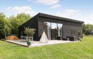 Amazing Home In Væggerløse With Kitchen