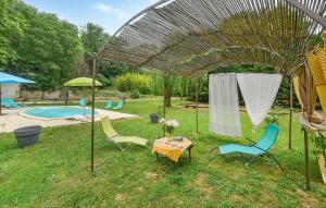 Maisons de vacances Awesome Home In Goult : photos des chambres