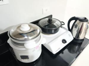 E&D Royal OceanCrest Mactan - 1BR Full Suite with Balcony and Rooftop with panoramic view near Airport