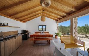 Pet Friendly Home In Vodice With Outdoor Swimming Pool 