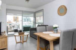 Luxury Tower with Pool & Gym Sleeps 4