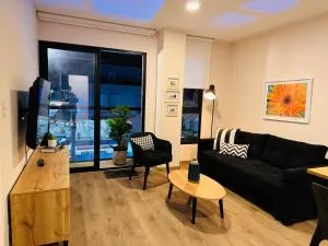 MONTERRICO POLO APARTS #17 - Dpto de estreno con Balcón Frente Embajada USA - Lima