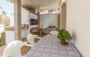 Awesome Home In Segotici