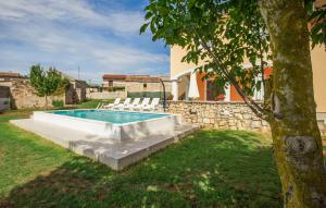 Awesome Home In Segotici