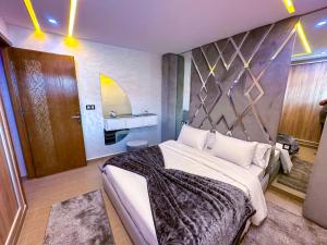 VELUXA - LUXURY HOLIDAY HOMES - Centric flat