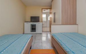 Awesome Apartment In Vir With Wifi