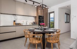 Beautiful Apartment In Omisalj