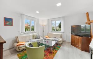 Stunning Apartment In Schleusingen