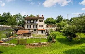 Stunning Apartment In Bresca With Wifi - Zvoneća