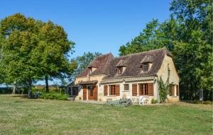 Maisons de vacances 4 Bedroom Stunning Home In Tremolat : photos des chambres