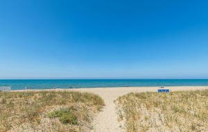 4 Bedroom Amazing Home In Laura