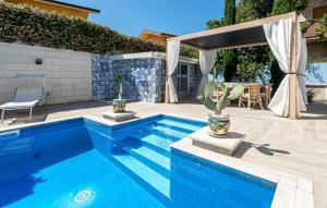 4 Bedroom Amazing Home In Laura