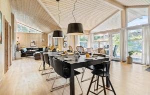 Nice Home In Højby With Wifi