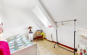 Maisons de vacances Nice Home In Plouagat With Wifi : photos des chambres