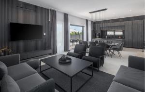 Beautiful Home In Tar