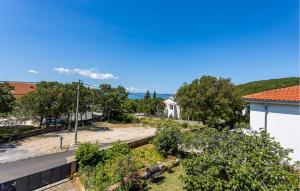 4 Bedroom Amazing Home In Povile 