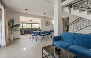 Stunning Home In Zman