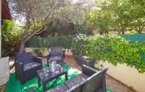2 Bedroom Awesome Home In Albitreccia