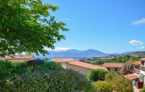 Maisons de vacances 2 Bedroom Awesome Home In Albitreccia : photos des chambres
