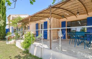 Maisons de vacances Awesome Home In Saint-Siffret With Wifi : photos des chambres