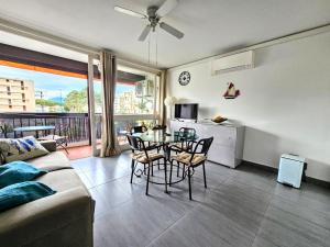 Saint-Cyprien : T2 avec Terrasse, Clim et Parking, Près de la Plage - FR-1-309-470